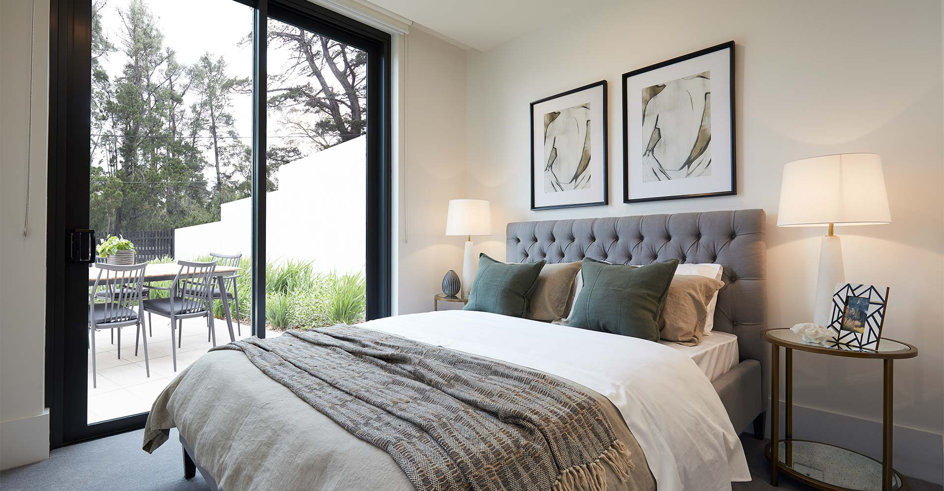 Retirement apartment bedroom at Pavilions Blackburn Lake